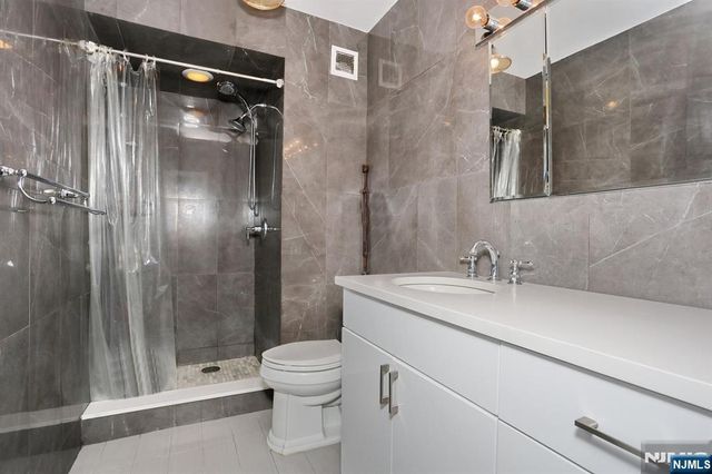 5 Horizon Road 2209, Fort Lee, NJ 07024