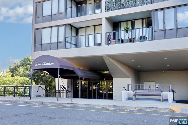 5 Horizon Road 2209, Fort Lee, NJ 07024