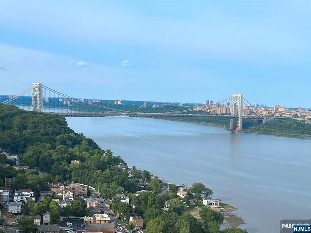5 Horizon Road 2209, Fort Lee, NJ 07024