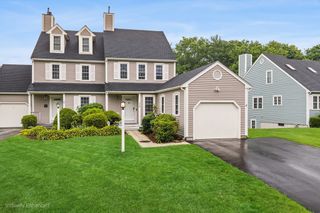 45 Cliff Dr B, Taunton, MA 02780