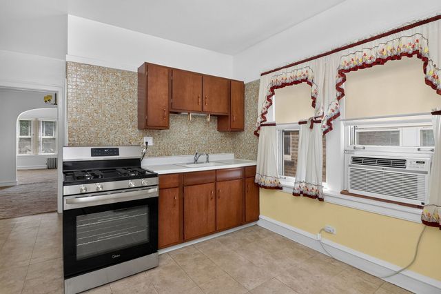 5644-46 W Melrose Street, Chicago, IL 60634