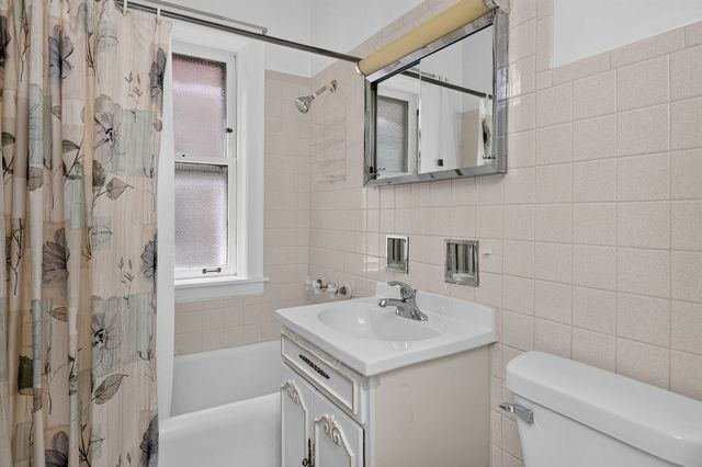 5644-46 W Melrose Street, Chicago, IL 60634