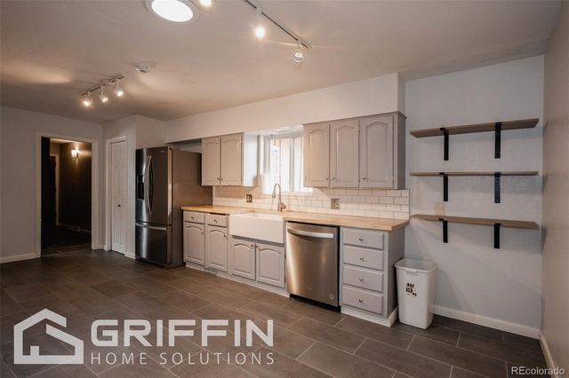 850 S Harlan Street, Lakewood, CO 80226