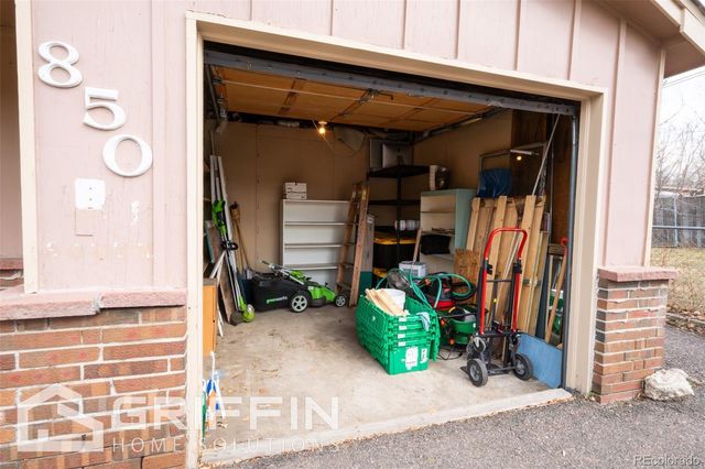 850 S Harlan Street, Lakewood, CO 80226