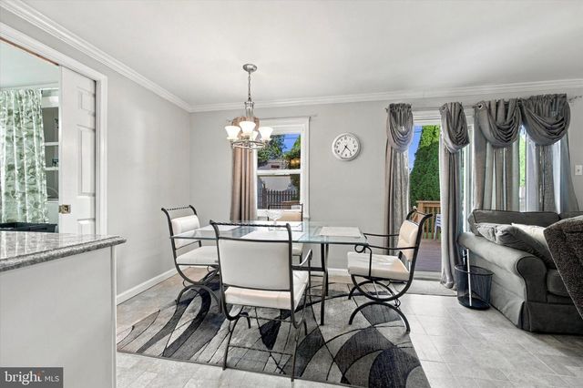 864 CRICKET RD, Secane, PA 19018