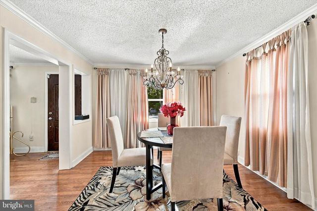 864 CRICKET RD, Secane, PA 19018