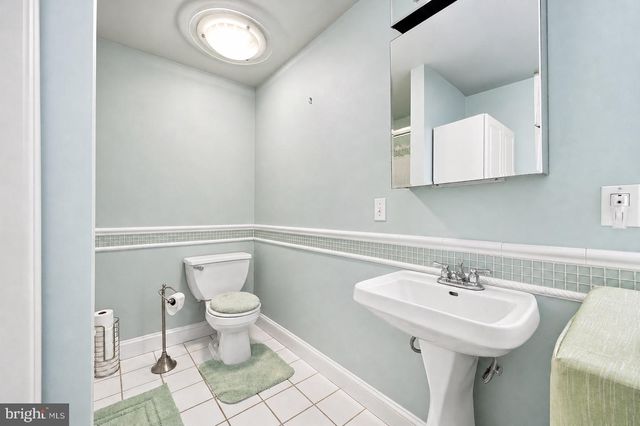 864 CRICKET RD, Secane, PA 19018