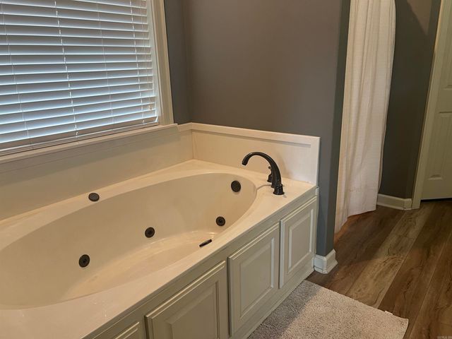 1060 Georgetown Drive, Conway, AR 72034