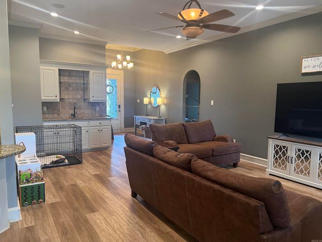1060 Georgetown Drive, Conway, AR 72034