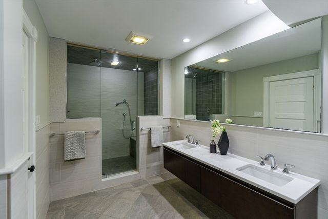 83 Farragut Rd 1, Boston, MA 02127