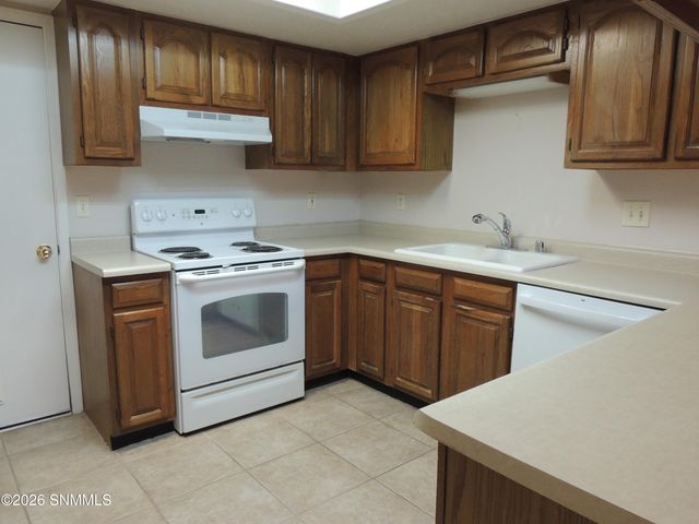 1061 Candeleras Street, Las Cruces, NM 88011