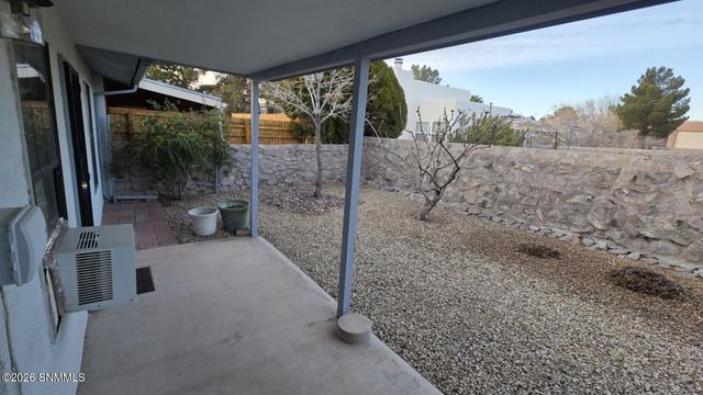 1061 Candeleras Street, Las Cruces, NM 88011