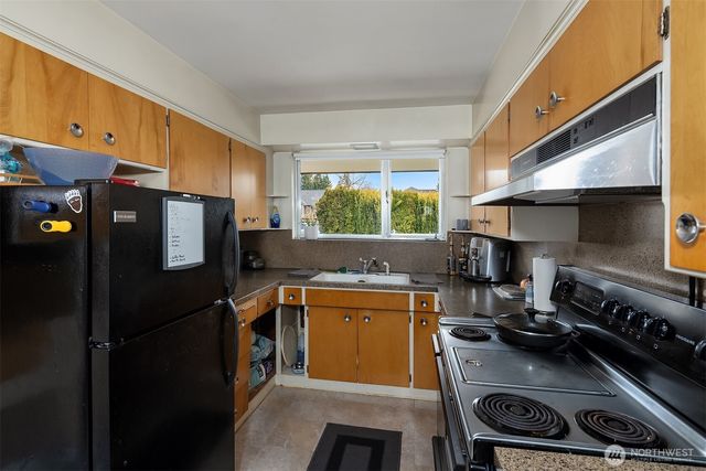 15928 56th Avenue W, Edmonds, WA 98026