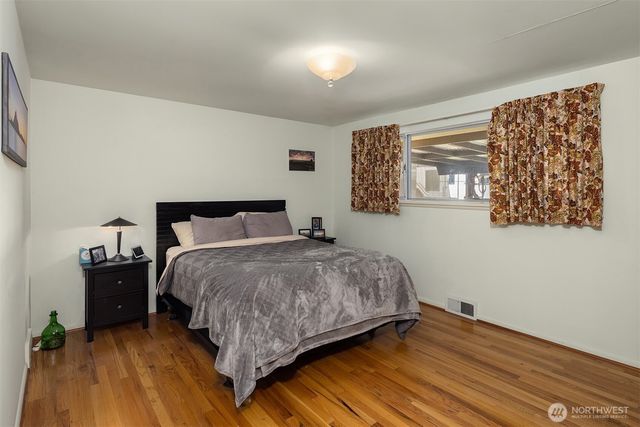 15928 56th Avenue W, Edmonds, WA 98026