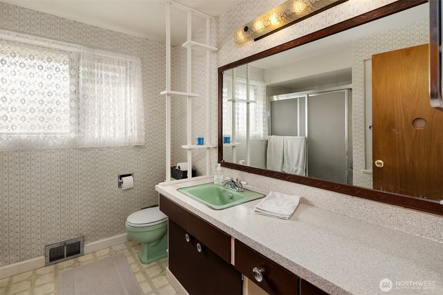 15928 56th Avenue W, Edmonds, WA 98026