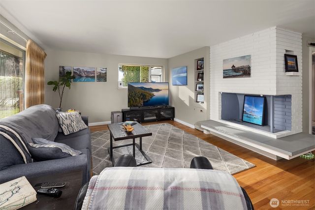 15928 56th Avenue W, Edmonds, WA 98026