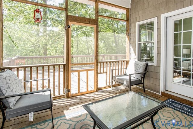 19614 Creekside Dr, Prince George, VA 23881