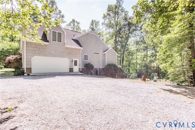 19614 Creekside Dr, Prince George, VA 23881