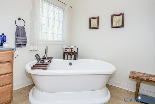 19614 Creekside Dr, Prince George, VA 23881