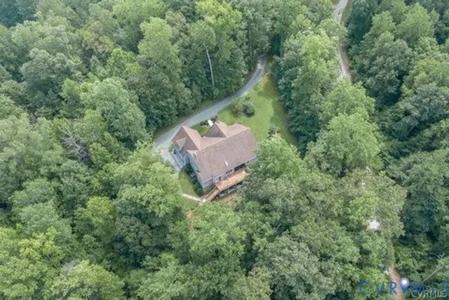 19614 Creekside Dr, Prince George, VA 23881