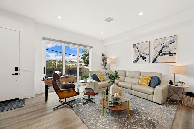 1055 32Nd St 9, San Diego, CA 92102