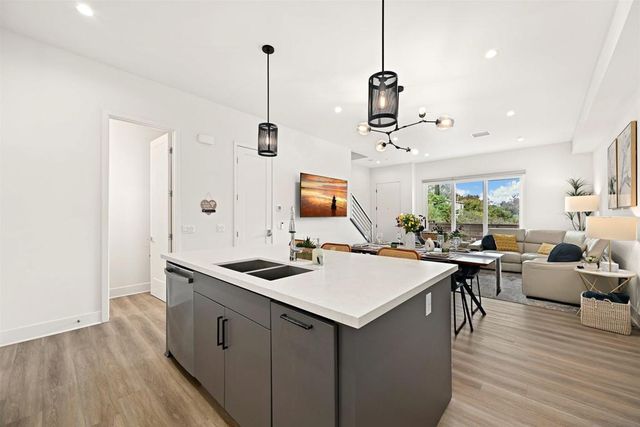 1055 32Nd St 9, San Diego, CA 92102