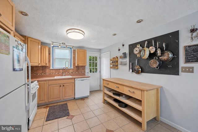 329 ALDAN AVE, Aldan, PA 19018
