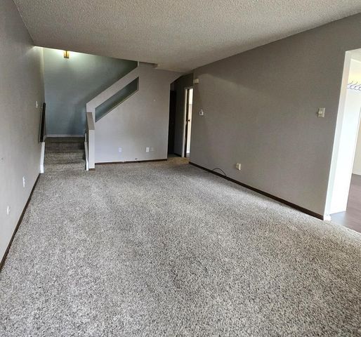 106 Scotland Rd Apt E, Pueblo, CO 81001