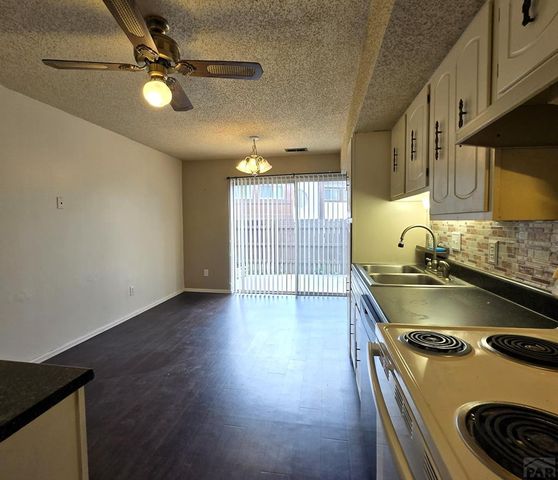106 Scotland Rd Apt E, Pueblo, CO 81001