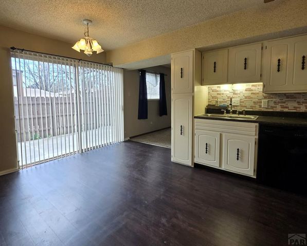 106 Scotland Rd Apt E, Pueblo, CO 81001