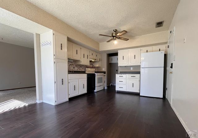 106 Scotland Rd Apt E, Pueblo, CO 81001