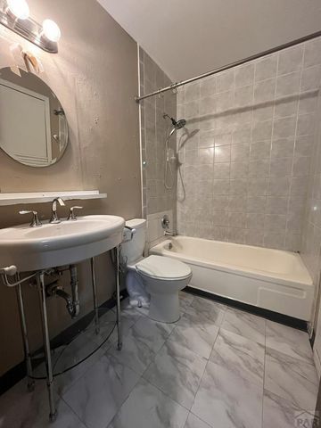 106 Scotland Rd Apt E, Pueblo, CO 81001