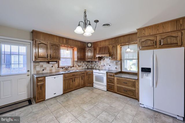 705 S 2ND AVE, Lebanon, PA 17042