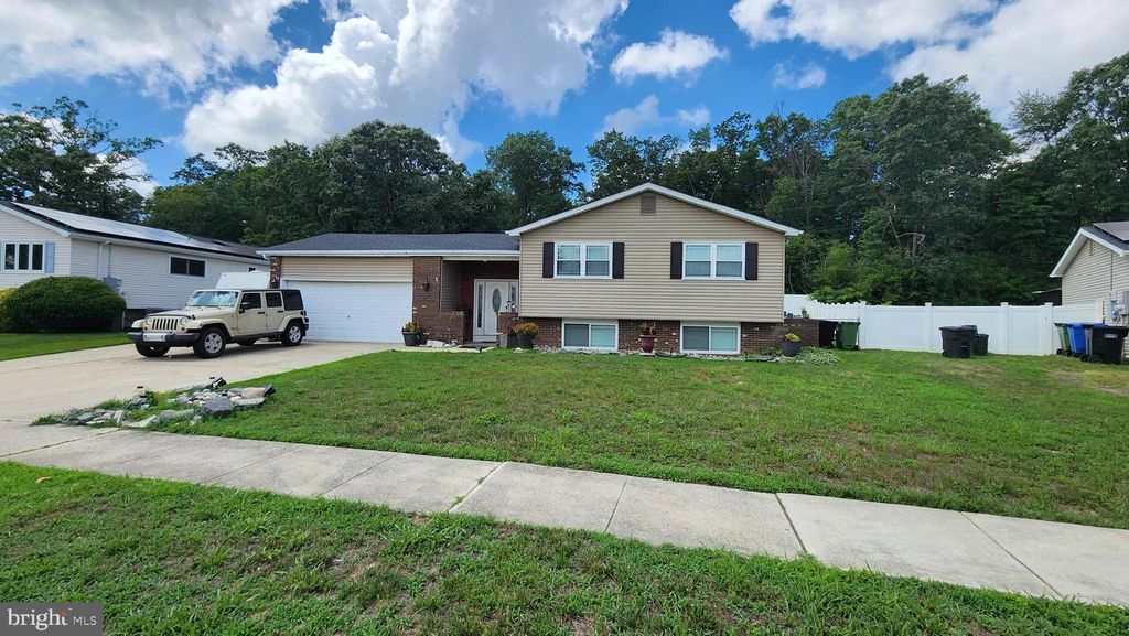 8 MANGO CT, Sicklerville, NJ 08081