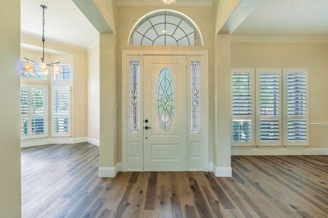 309 La Reata Court, Cedar Hill, TX 75104