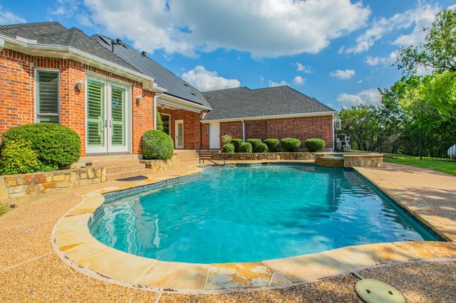 309 La Reata Court, Cedar Hill, TX 75104