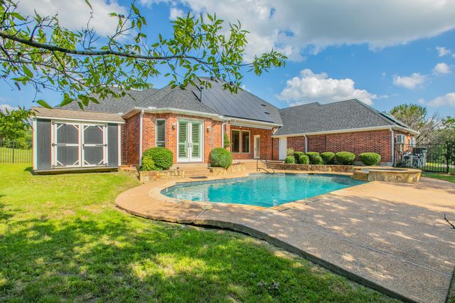 309 La Reata Court, Cedar Hill, TX 75104