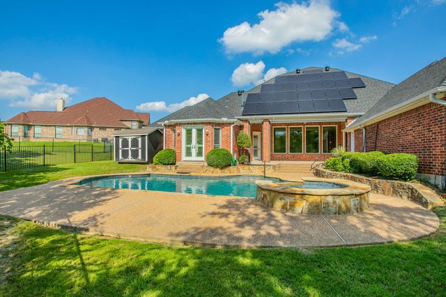 309 La Reata Court, Cedar Hill, TX 75104