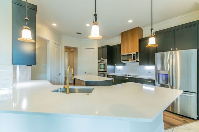 309 La Reata Court, Cedar Hill, TX 75104