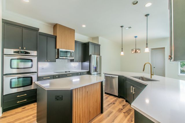 309 La Reata Court, Cedar Hill, TX 75104