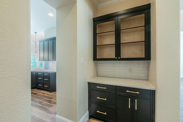 309 La Reata Court, Cedar Hill, TX 75104
