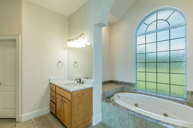 309 La Reata Court, Cedar Hill, TX 75104