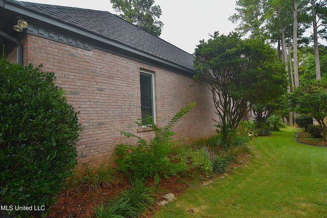 523 Heatherstone Court, Ridgeland, MS 39157