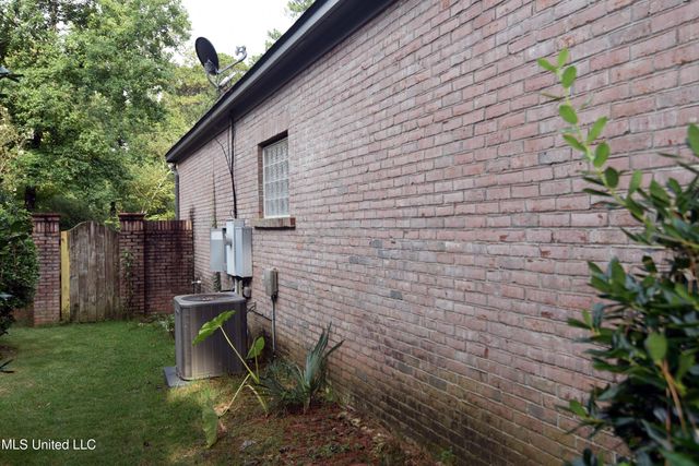 523 Heatherstone Court, Ridgeland, MS 39157