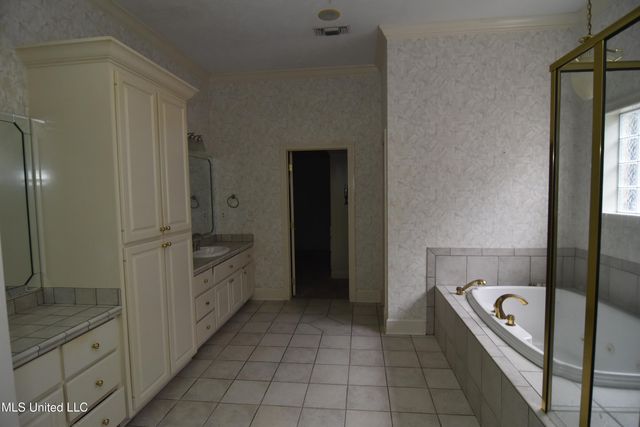 523 Heatherstone Court, Ridgeland, MS 39157