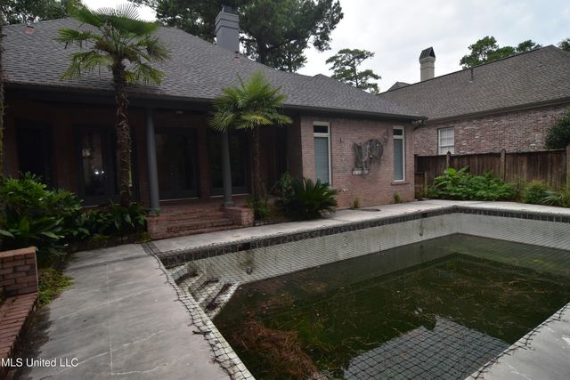 523 Heatherstone Court, Ridgeland, MS 39157