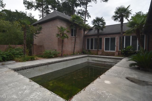 523 Heatherstone Court, Ridgeland, MS 39157