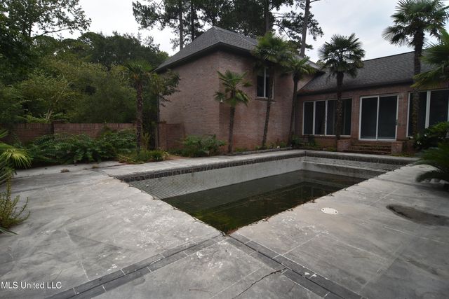523 Heatherstone Court, Ridgeland, MS 39157