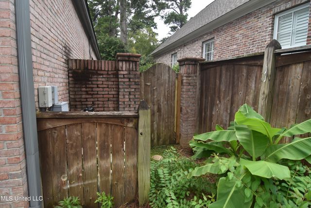 523 Heatherstone Court, Ridgeland, MS 39157