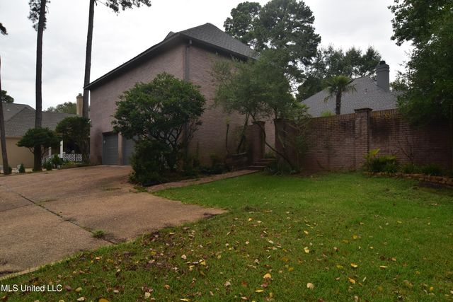 523 Heatherstone Court, Ridgeland, MS 39157